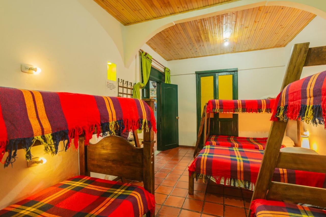 Hostal Sue Candelaria Богота Екстер'єр фото