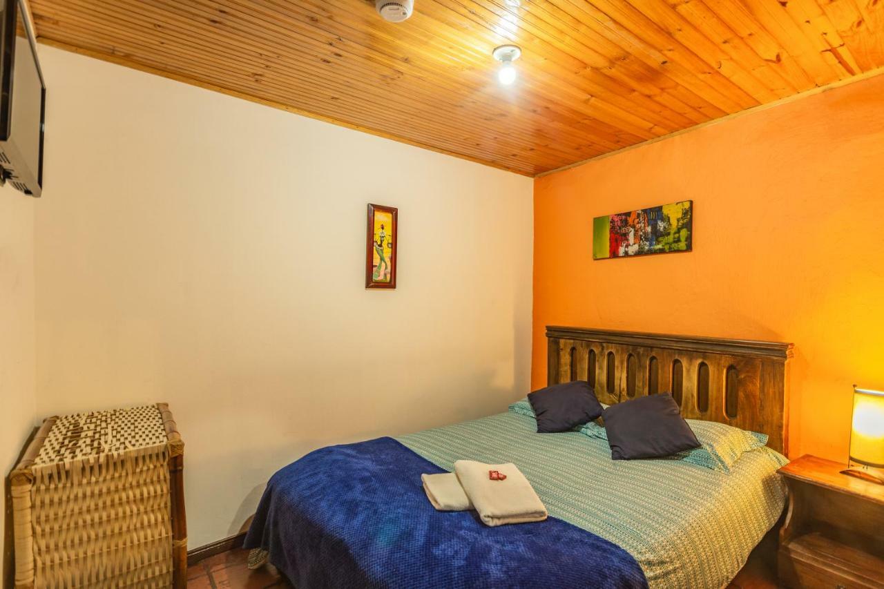 Hostal Sue Candelaria Богота Екстер'єр фото