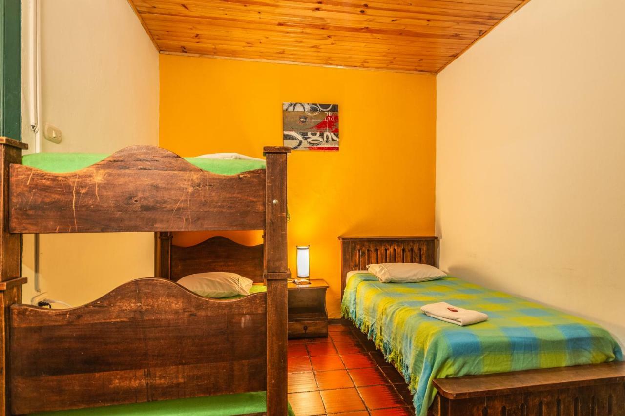 Hostal Sue Candelaria Богота Екстер'єр фото
